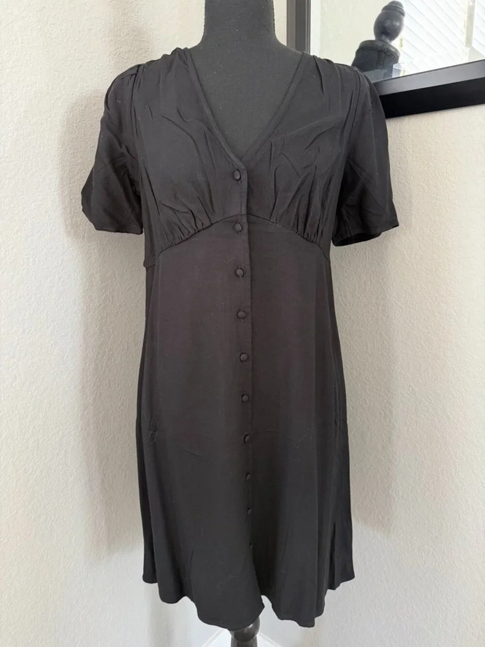 OLD NAVY Button Down Crepe Mini Dress Black Small NWT - Picture 2 of 10